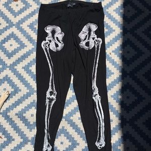 Skeleton leggings!